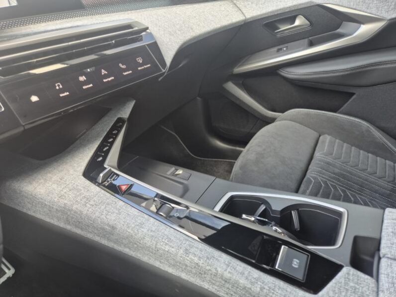 
								Peugeot 5008 full									
