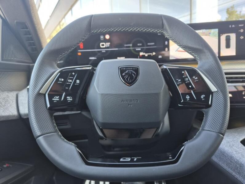 
								Peugeot 3008 GT full									
