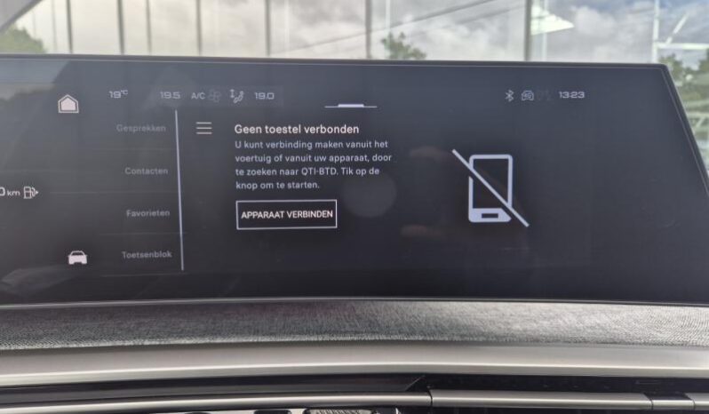 
								Peugeot 3008 GT full									