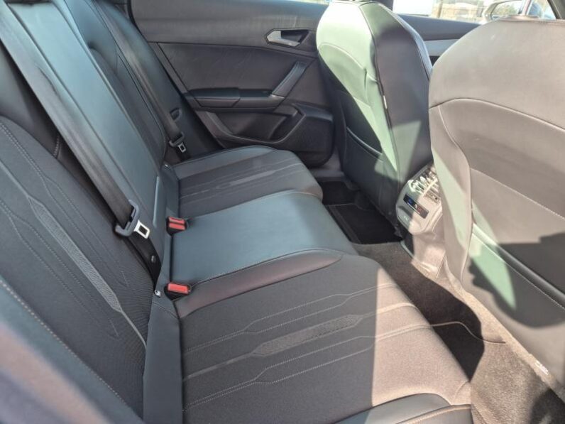 
								Cupra Formentor 1.5 L 150 PK full									