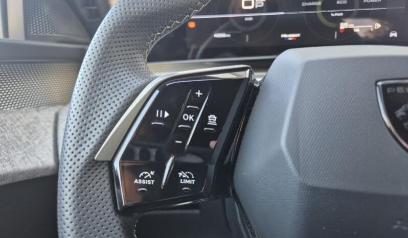 
								Peugeot 3008 GT full									