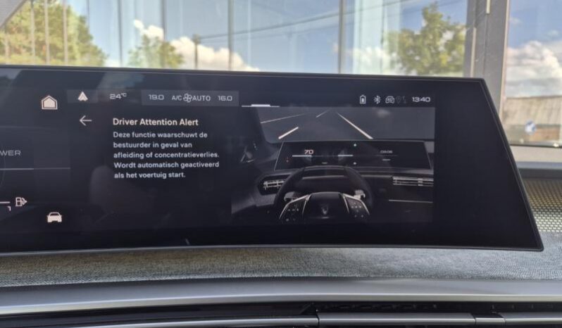 
								Peugeot 3008 GT full									