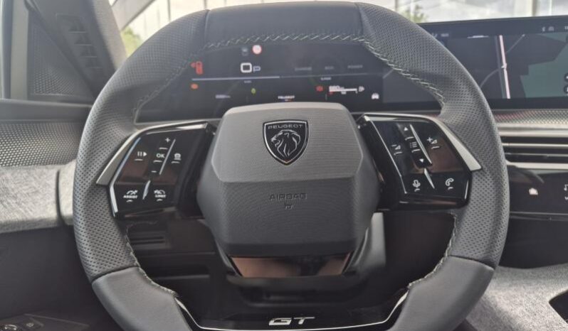 
								Peugeot 3008 GT full									