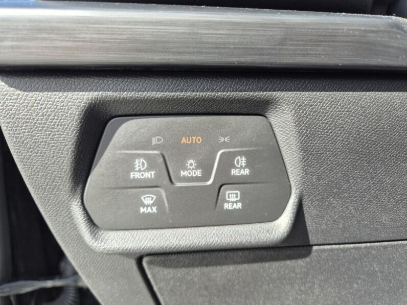 
								Cupra Formentor 1.5 L 150 PK full									