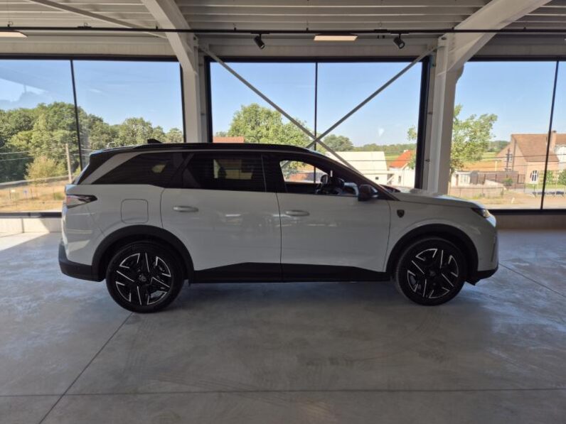 
								Peugeot 5008 GT full									