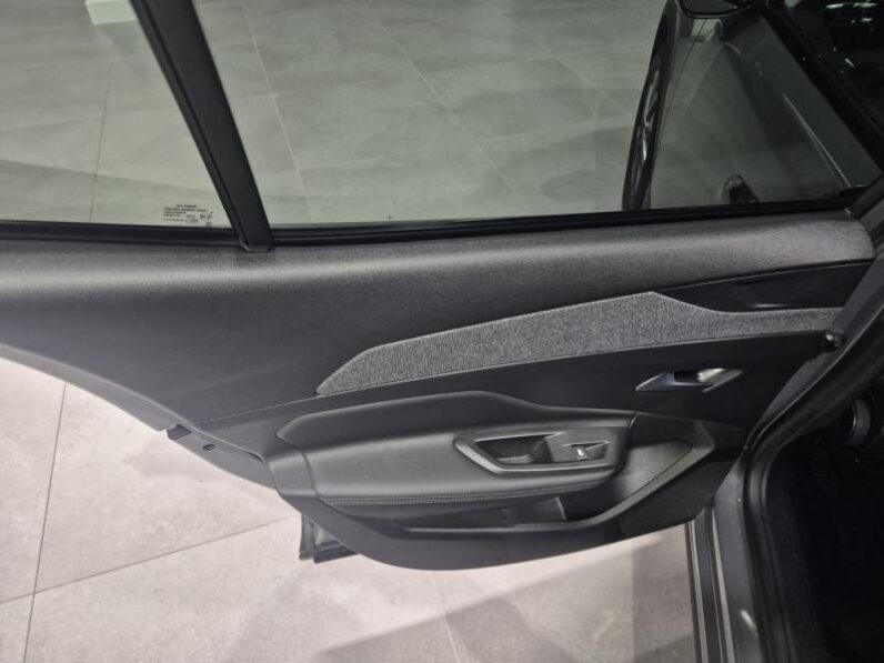 
								Peugeot 408 ALLURE full									