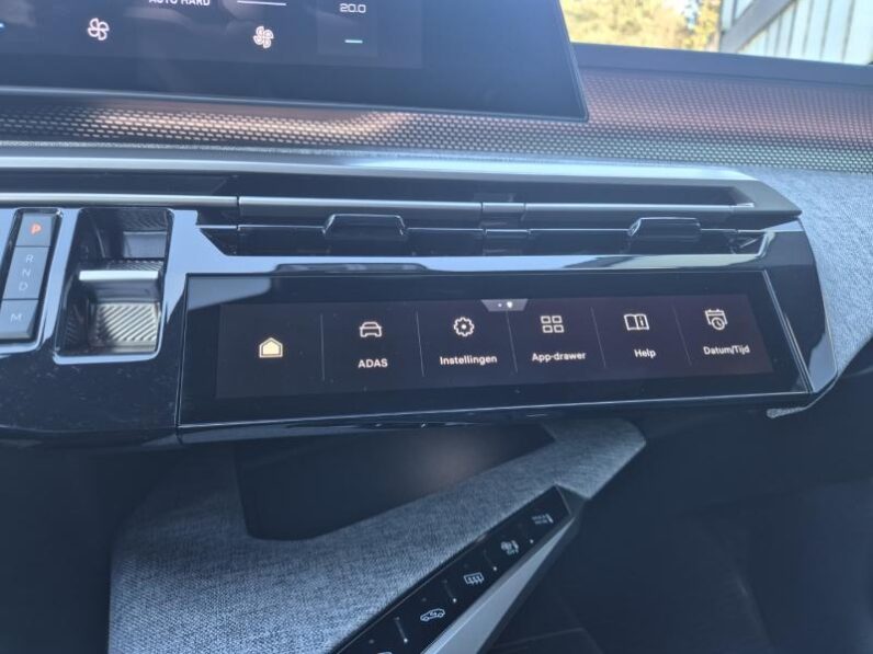
								Peugeot 5008 GT full									