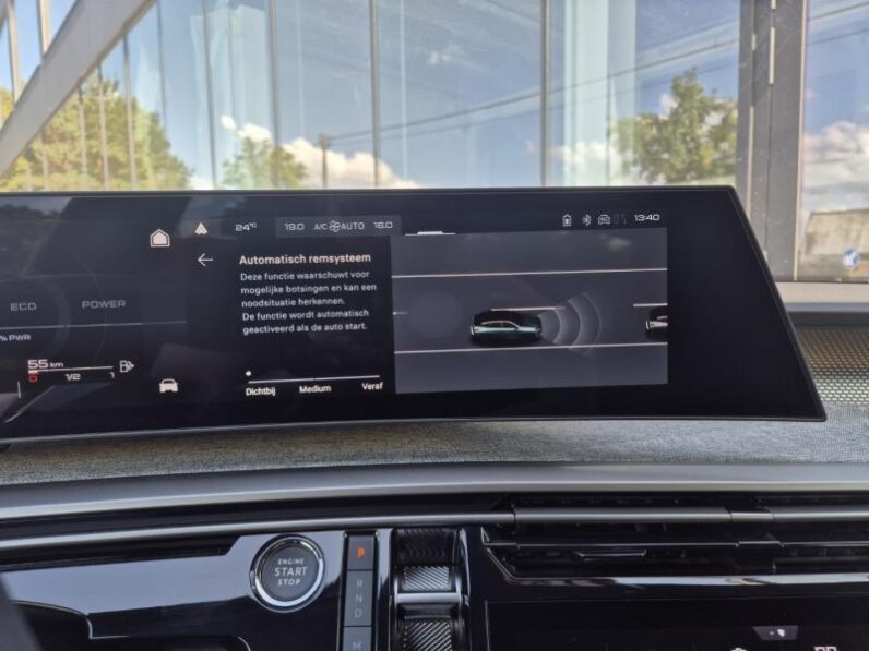 
								Peugeot 3008 GT full									