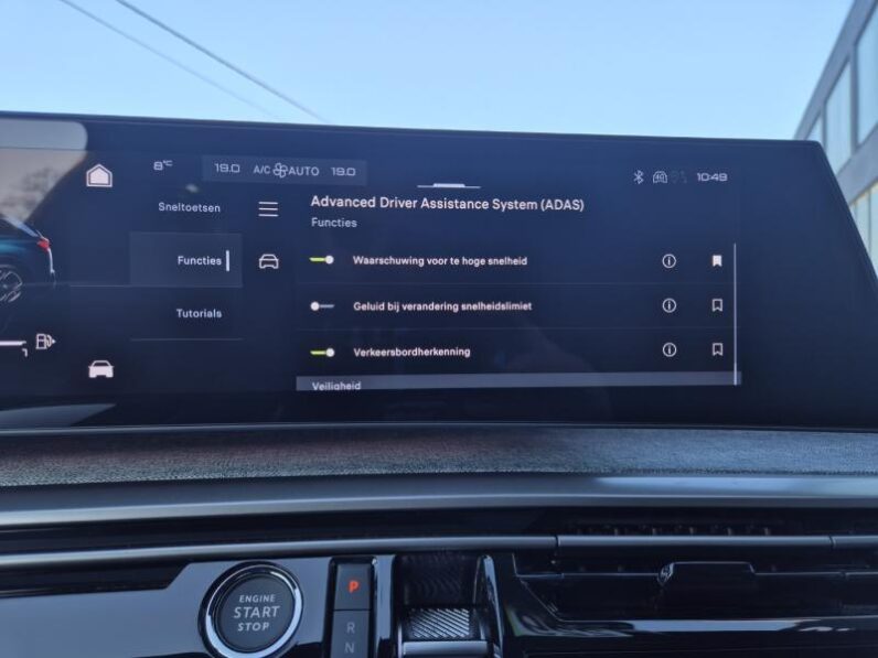 
								Peugeot 5008 GT full									