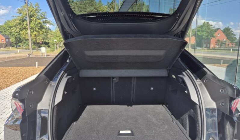 
								Peugeot 3008 GT full									