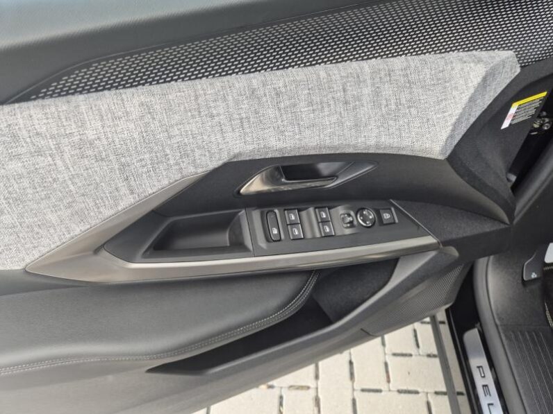 
								Peugeot 5008 full									