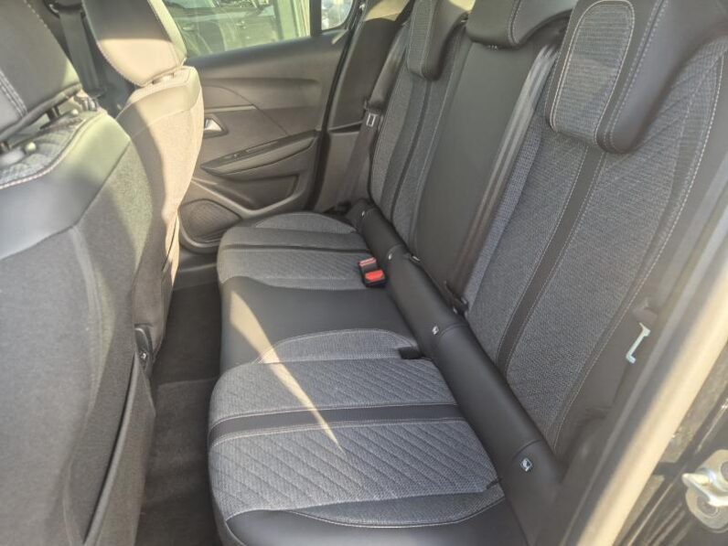
								Peugeot 208 ALLURE full									