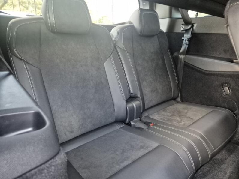 
								Peugeot 5008 GT EXCLUSIVE full									