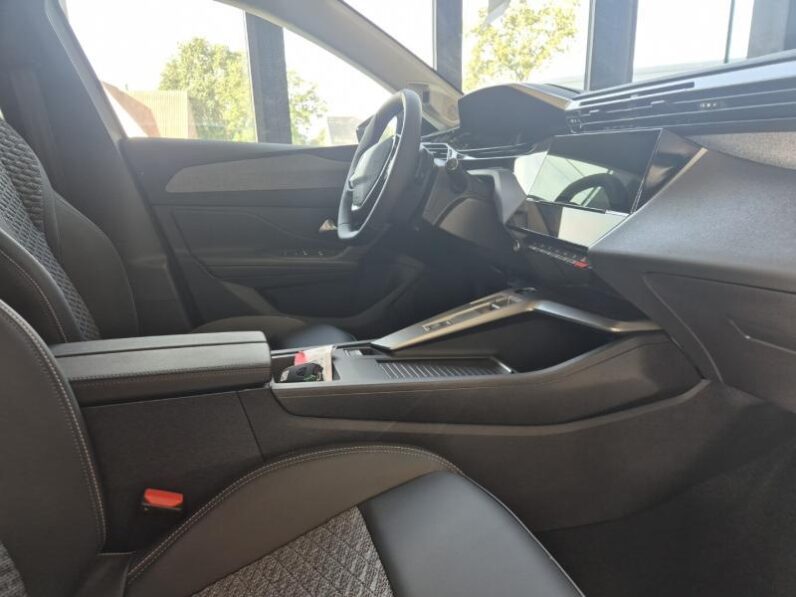 
								Peugeot 408 ALLUR PACK full									