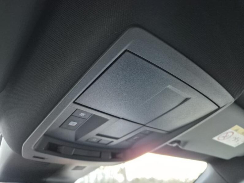 
								Peugeot 3008 GT full									