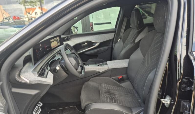 
								Peugeot 5008 GT EXCLUSIVE full									