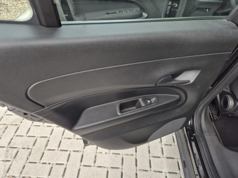 
								Fiat 600 MHEV full									