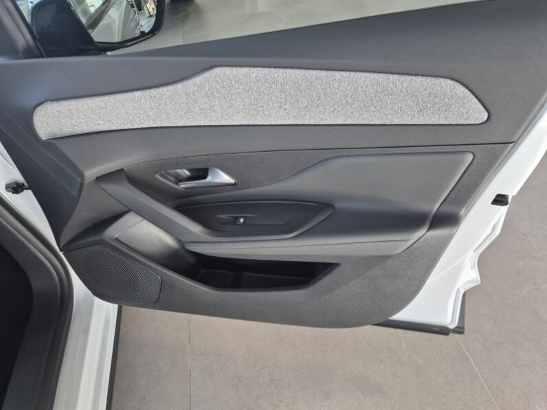 
								Peugeot 408 ALLUR PACK full									