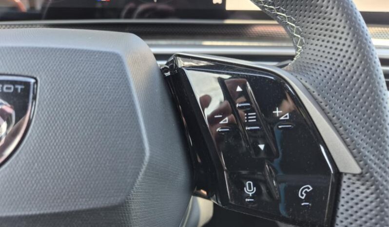 
								Peugeot 3008 GT full									