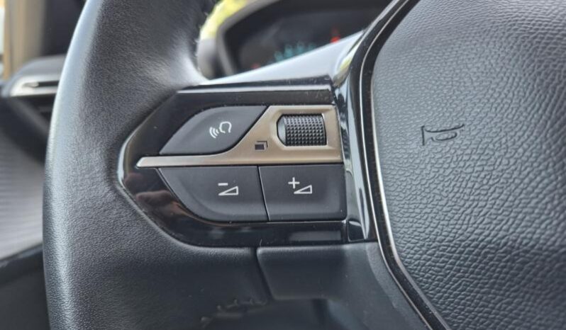 
								Peugeot 208 STYLE full									