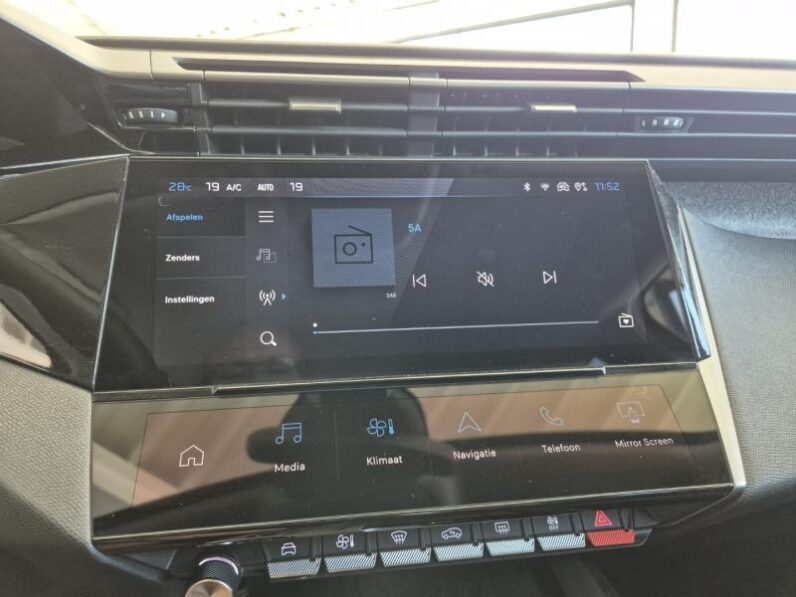 
								Peugeot 408 ALLURE full									