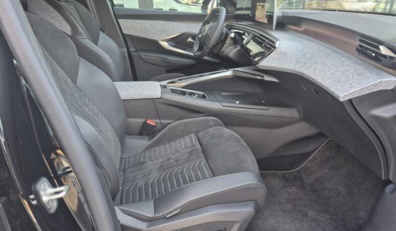 
								Peugeot 5008 GT EXCLUSIVE full									