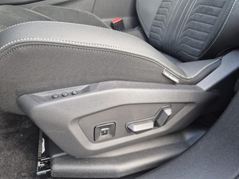 
								Peugeot 5008 GT EXCLUSIVE full									