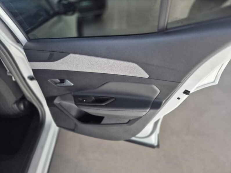 
								Peugeot 408 ALLUR PACK full									