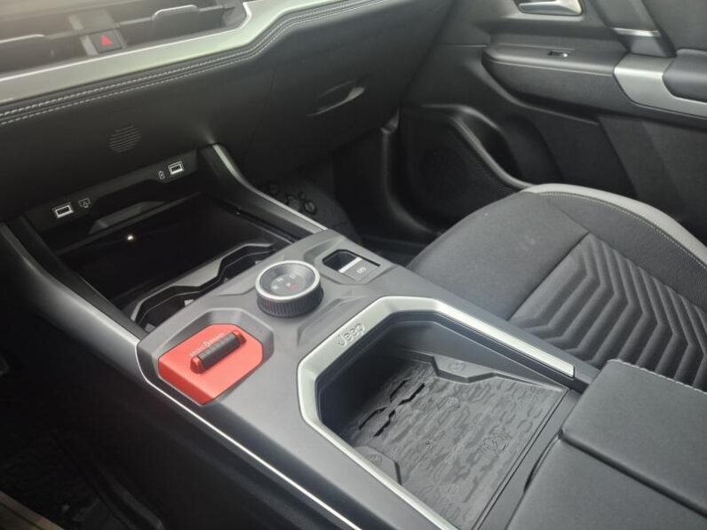 
								Jeep Compass ALTITUDE full									