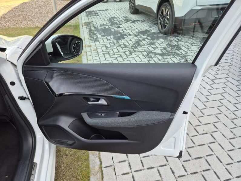 
								Peugeot 208 STYLE full									
