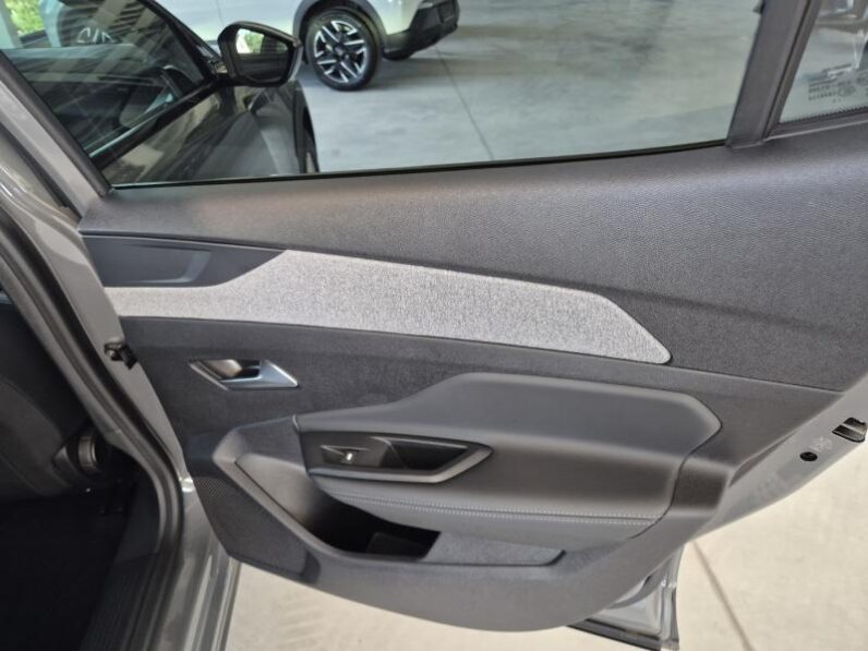 
								Peugeot 408 ALLURE full									