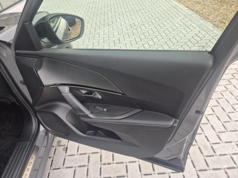 
								Peugeot 2008 GT ALCANTARA full									