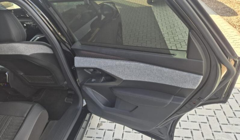 
								Peugeot 5008 GT EXCLUSIVE full									