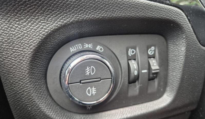 
								Opel Corsa EDITION full									
