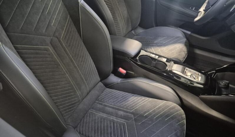 
								Peugeot 2008 GT ALCANTARA full									