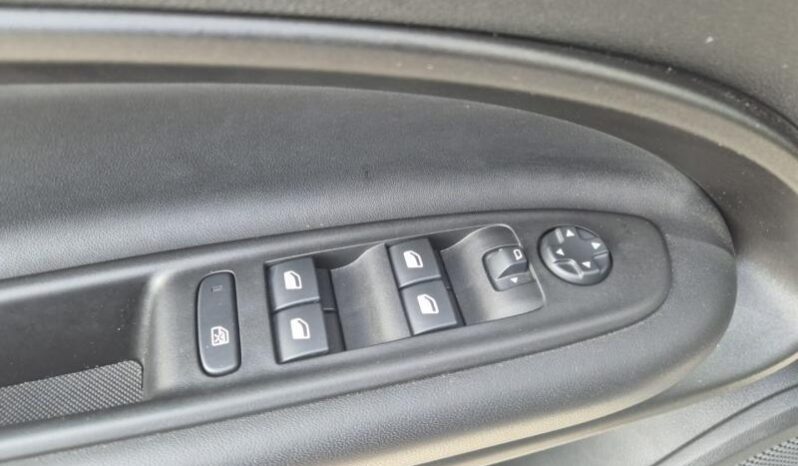 
								Jeep Avenger ALTITUDE full									