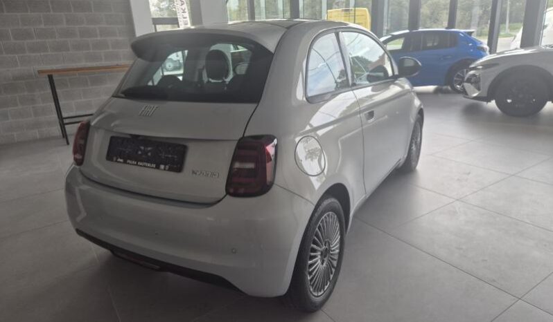 
								Fiat 500 ICON full									