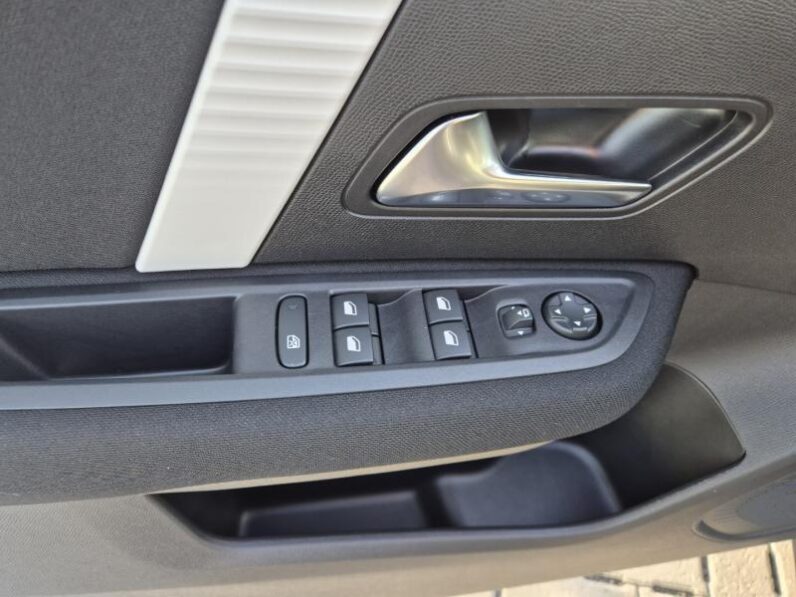
								Citroen C4 X PLUS FACE LIFT full									