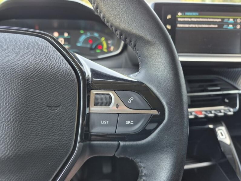 
								Peugeot 208 STYLE full									