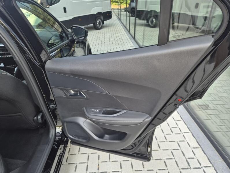 
								Peugeot 2008 ALLURE full									