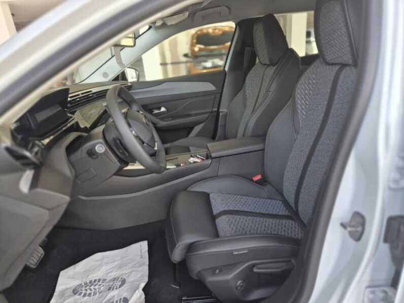 
								Peugeot 408 ALLUR PACK full									
