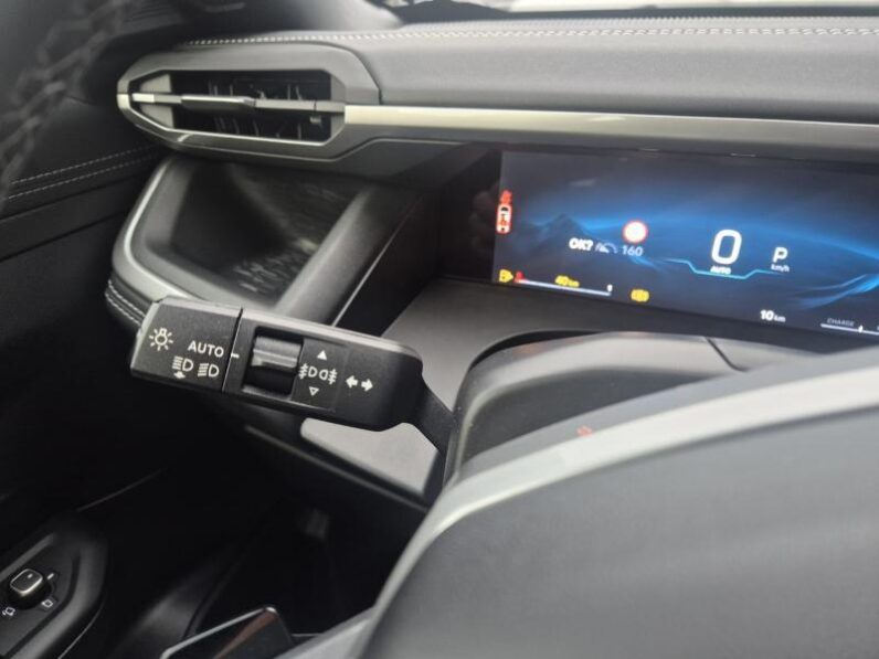 
								Jeep Compass ALTITUDE full									