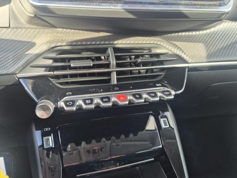 
								Peugeot 208 ALLURE full									