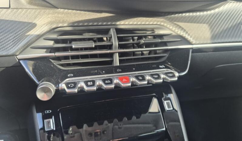 
								Peugeot 208 ALLURE full									