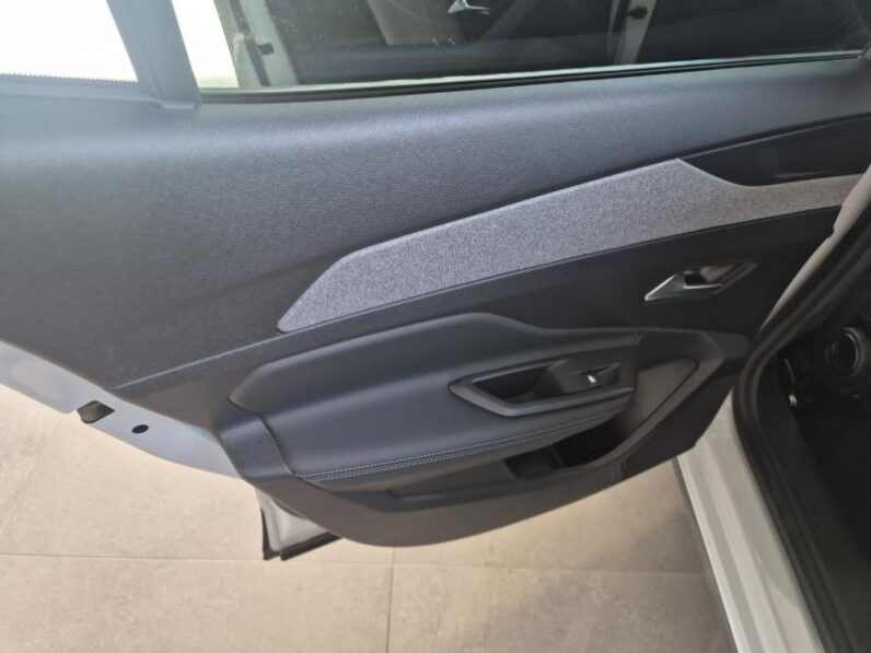 
								Peugeot 408 ALLUR PACK full									