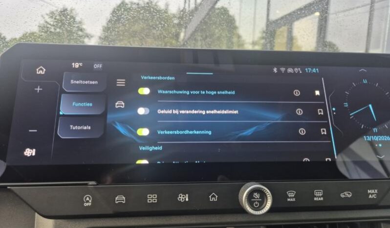 
								Jeep Compass ALTITUDE full									