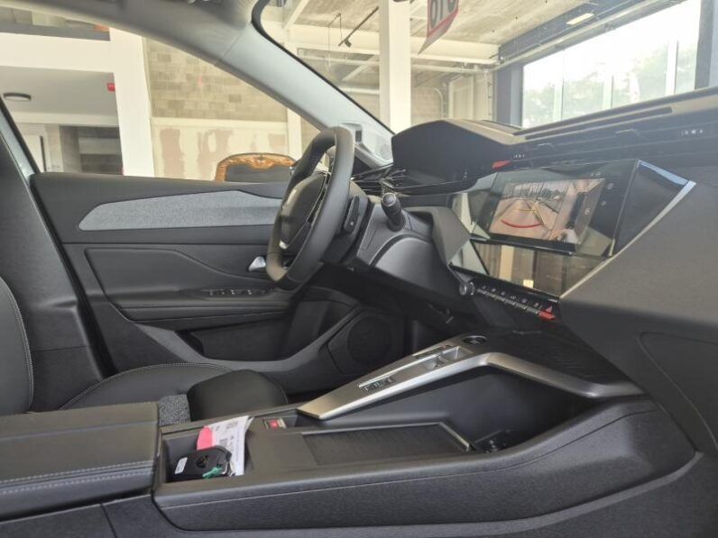 
								Peugeot 408 ALLUR PACK full									