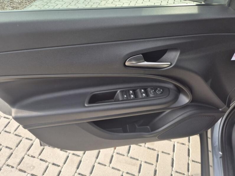 
								Jeep Avenger ALTITUDE full									