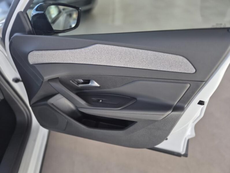 
								Peugeot 408 ALLUR PACK full									
