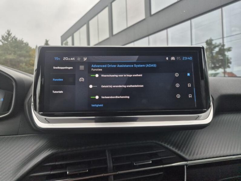 
								Peugeot 2008 ALLURE full									